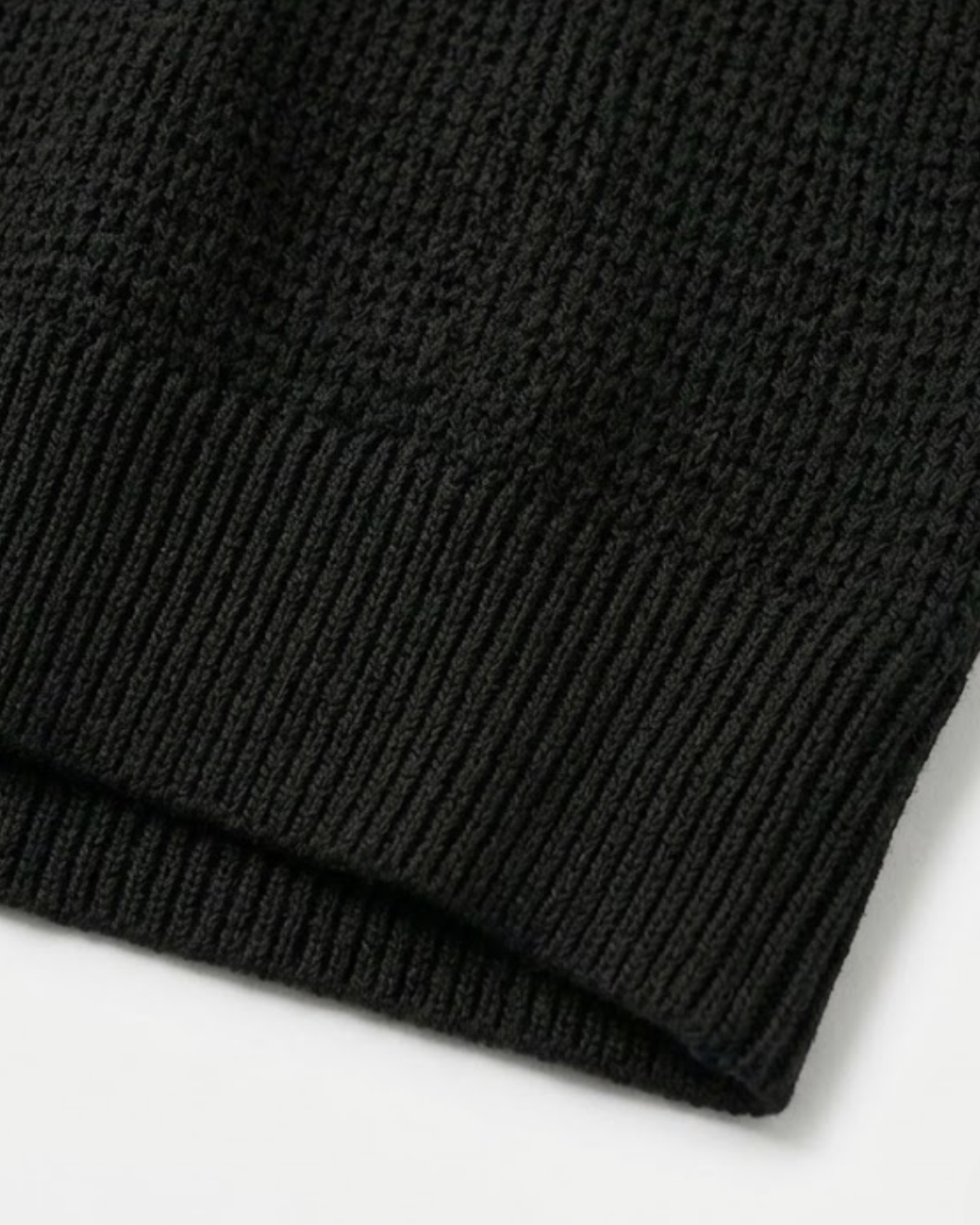 ETHAN V-NECK POLO